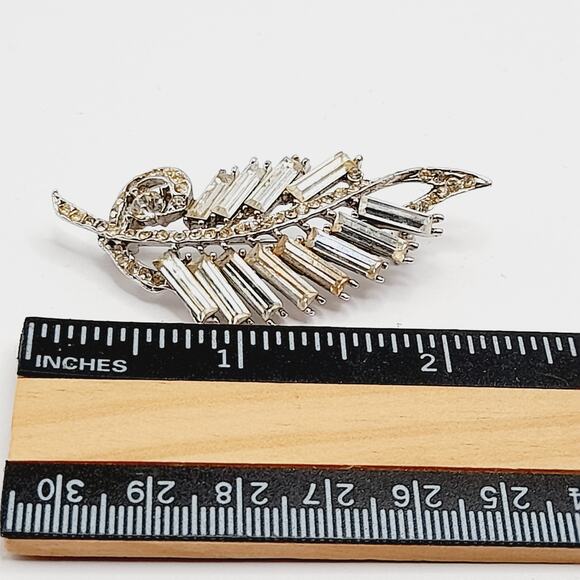 Vintage Feather Brooch Clear Rhinestones Silver Tone Rhodium Plate, Repair - Picture 7 of 8